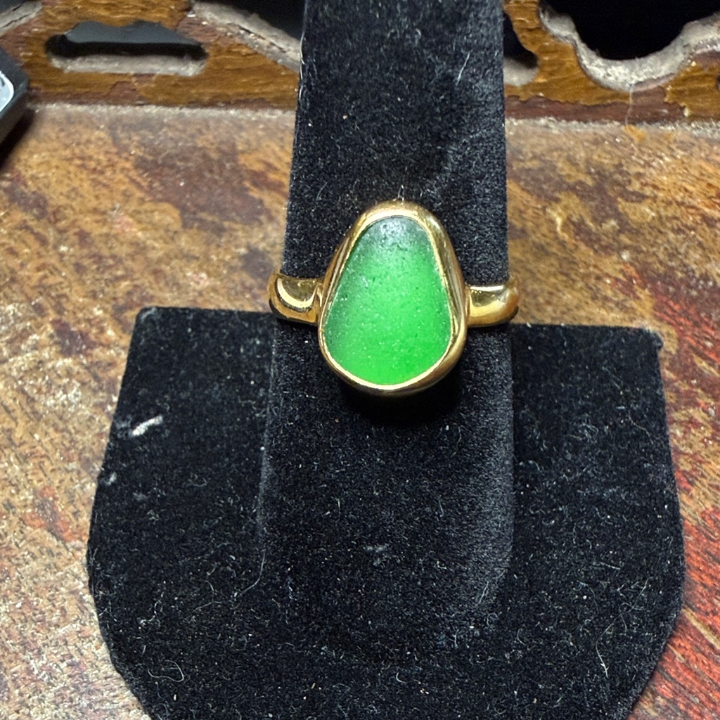 Bali Gold Plated Over 925 Sterling Silver Ring With Vibrant Green Teardrop Stone